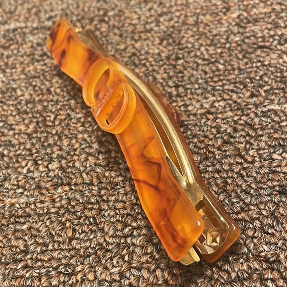 CHRISTIAN DIOR Tortoise Hair Clip - Picture 7 of 16